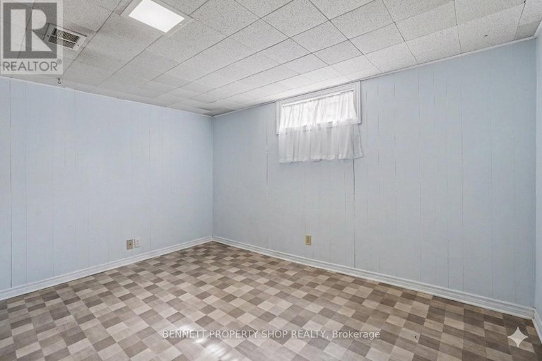 29640323/1953-saunderson-drive/elmvale-acresurbandale/ottawa/ontario/K1G2C8_17