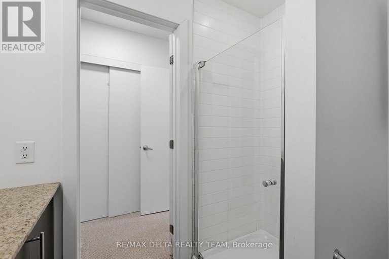 29301547/6-33-bergeron-private/chapel-hill/ottawa/ontario/K1C0C2_26