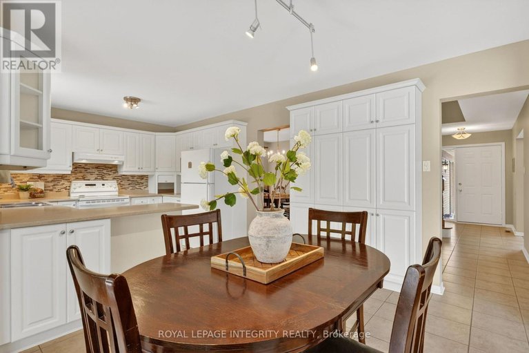 29488935/6020-vineyard-drive/convent-glen/ottawa/ontario/K1C2M5_11