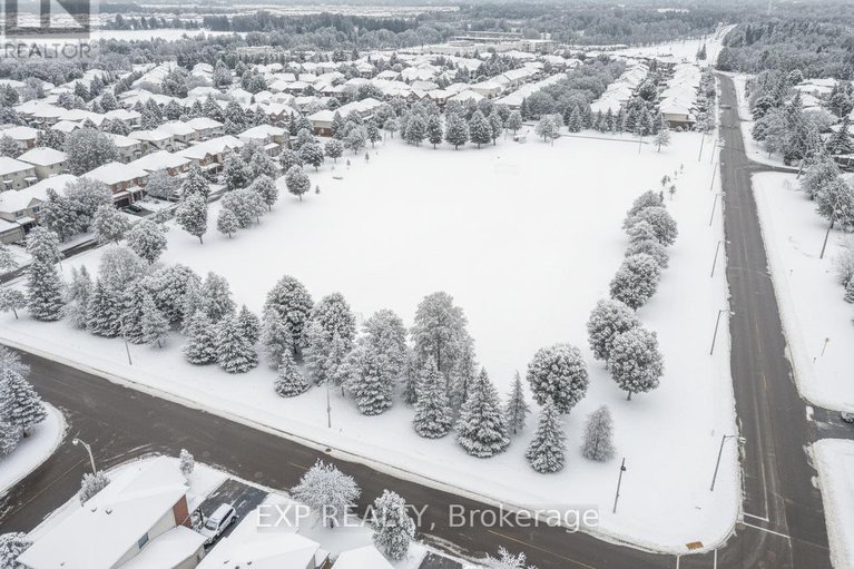 29404235/12-marabrooke-street/strandherd/ottawa/ontario/K2G7A1_35