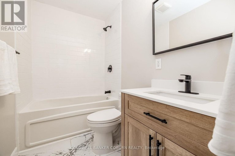 28928186/82-3659-aladdin-lane/blossom-parkkemp-parkfindlay-creek/ottawa/ontario/K1T1V5_31