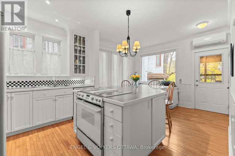 29066920/10-allan-place/glebe/ottawa/ontario/K1S3T1_10