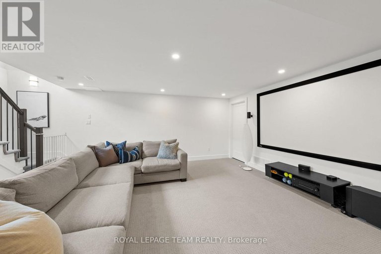 29445575/143-avro-circle/cfb-rockcliffe-and-area/ottawa/ontario/K1K4K7_39