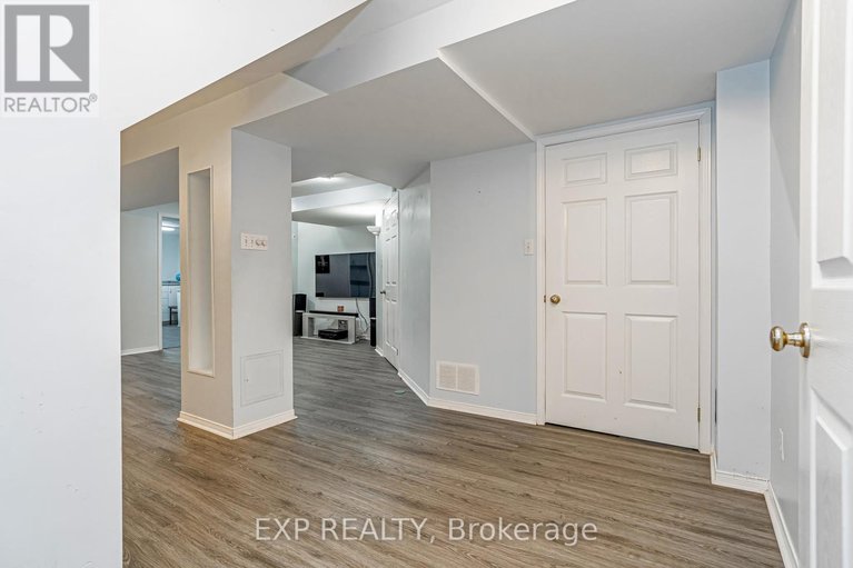 28746795/2103-gardenway-drive/fallingbrookgardenway-south/ottawa/ontario/K4A3K2_38