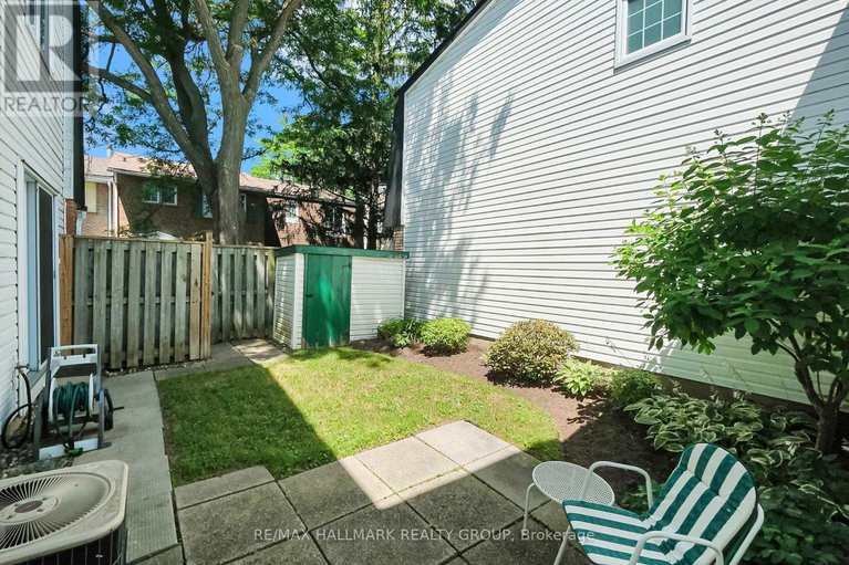 28648160/625-trelawny-private/carleton-square/ottawa/ontario/K2C3M9_24