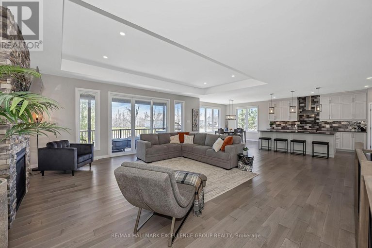 29663853/921-colette-street/clarencerockland-twp/clarence-rockland/ontario/K0A1E0_18