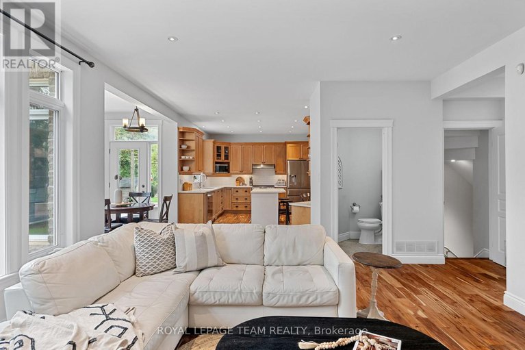 28316771/2377-pine-avenue/manotick-east-to-manotick-station/ottawa/ontario/K4M1B4_14