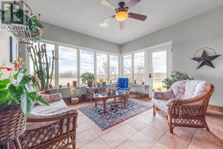 28343367/6980-mansfield-road/btwn-franktown-rd-fallowfield-rd/ottawa/ontario/K2S1B8_24