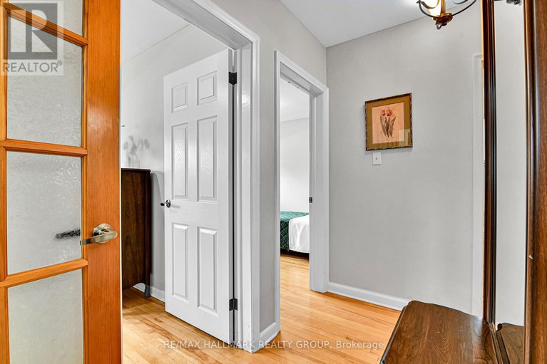 28801055/1256-field-street/bel-air-park/ottawa/ontario/K2C2R2_16