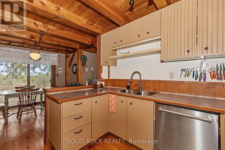 28914733/6800-dwyer-hill-road/rideau-twp-s-of-reg-rd-6-w-of-mccordick-rd/ottawa/ontario/K7A4S6_26