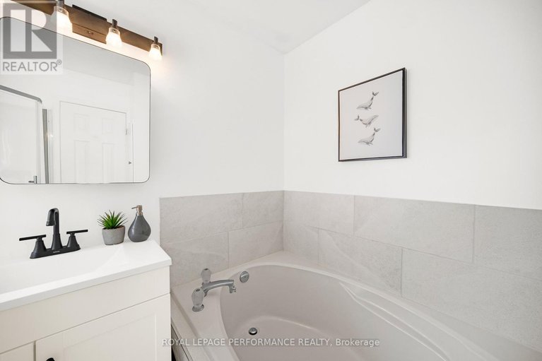 29452599/1557-verchere-street/chateauneuf/ottawa/ontario/K1C7C7_31