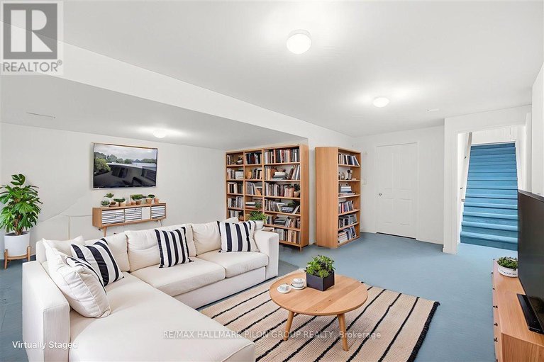 29368221/2015-breezewood-street/springridgeeast-village/ottawa/ontario/K4A4S7_16