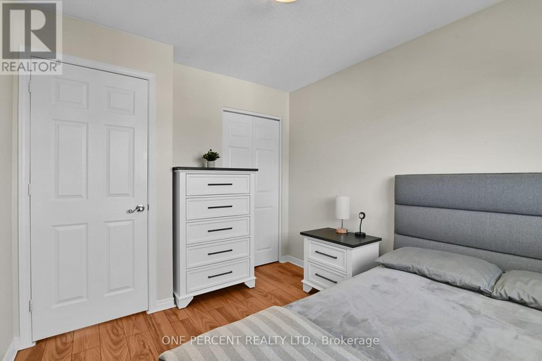 28463418/2572-alanis-private/emerald-woodssawmill-creek/ottawa/ontario/K1T4A1_23