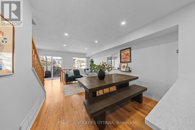 29670402/9-festive-private/central-park/ottawa/ontario/K2C4A1_11