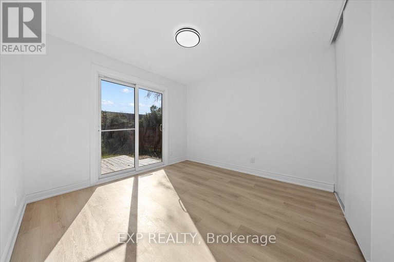 29178541/290-elderberry-terrace/chatelaine-village/ottawa/ontario/K1E1Z1_19