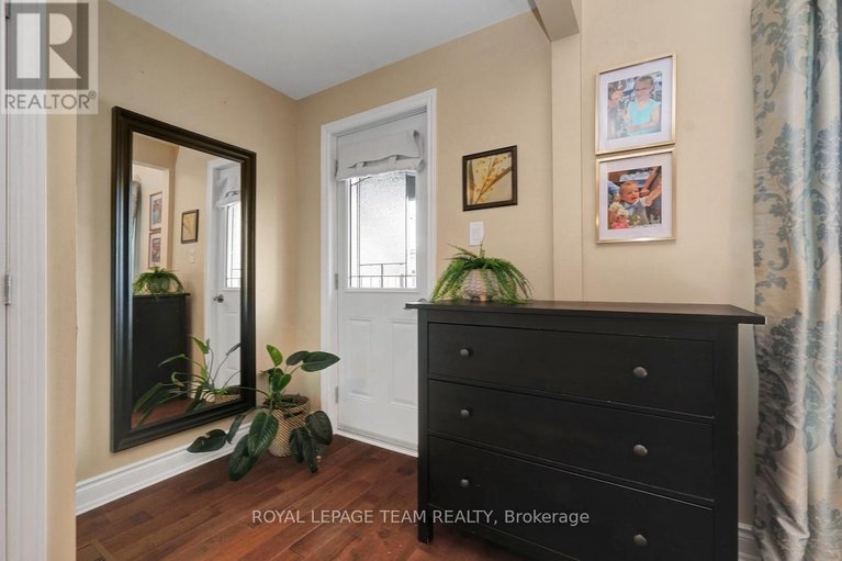 29460824/281-flora-street/ottawa-centre/ottawa/ontario/K1R5S1_26