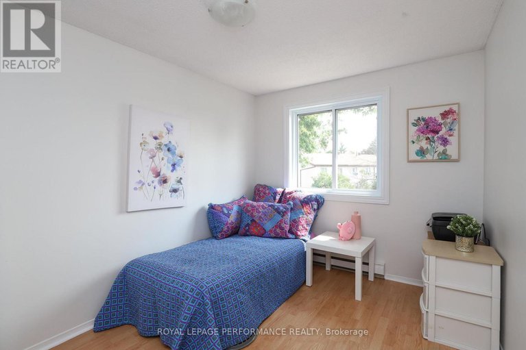 28549561/a-2-lovell-lane/westcliffe-estates/ottawa/ontario/K2H9B6_16