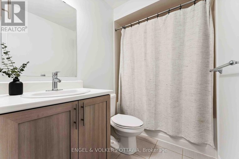 28594229/741-morningstar-way/mer-bleuebradley-estatesanderson-park/ottawa/ontario/K1W0G6_31