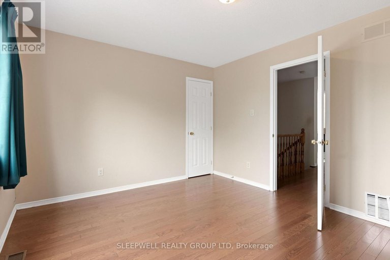 28632044/12-cedar-park-street/central-park/ottawa/ontario/K2C4B3_16