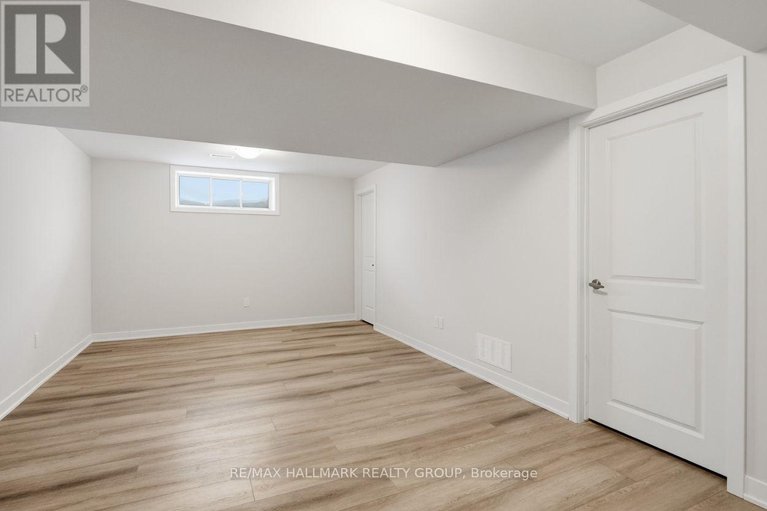 29360426/1924-hawker-private/stittsville-north/ottawa/ontario/K0A1L0_19