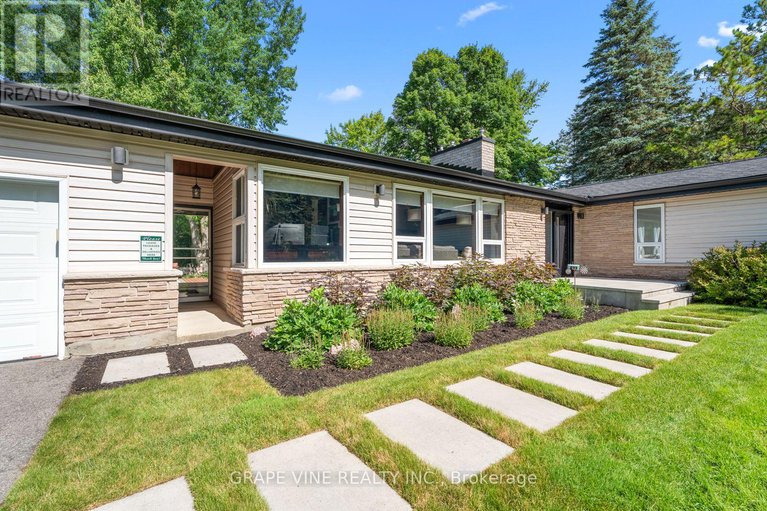 28643914/6486-woodland-place/manotick-south-to-roger-stevens/ottawa/ontario/K4M1B3_3