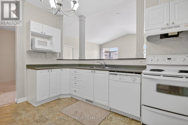 29237185/5553-doctor-leach-drive/manotick-village-manotick-estates/ottawa/ontario/K4M1L6_8