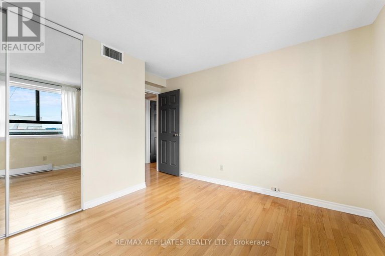 28455363/ph-2301-470-laurier-avenue-w/ottawa-centre/ottawa/ontario/K1R7W9_32