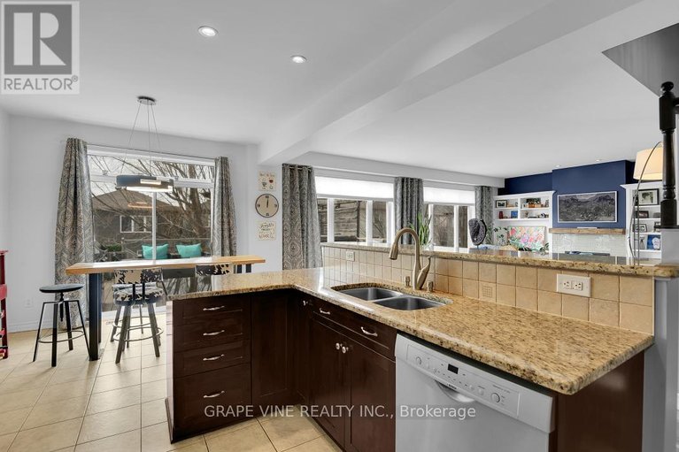 29590569/517-overland-drive/stittsville-north/ottawa/ontario/K2S0C2_8