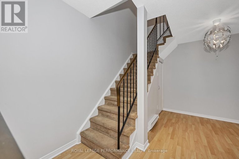 28997579/84-1317-marigold-crescent/pineview/ottawa/ontario/K1B5E7_15