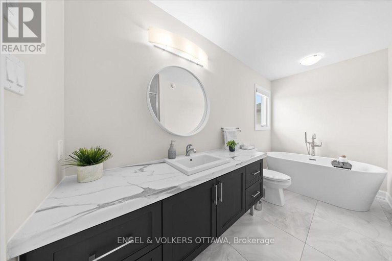 29402076/624-geneva-crescent/embrun/russell/ontario/K0A1W0_26