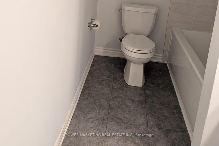 29450663/641-makwa-private/cfb-rockcliffe-and-area/ottawa/ontario/K1K5A4_18