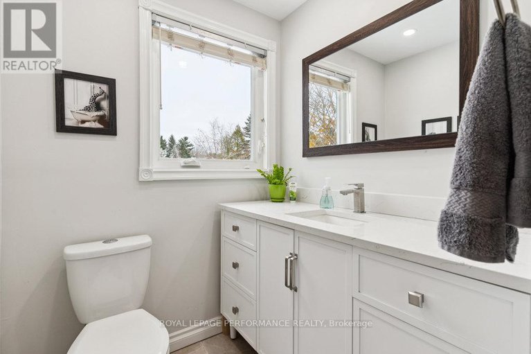 29100826/1798-woodhaven-heights/queenswood-heights-south/ottawa/ontario/K1E2W2_27