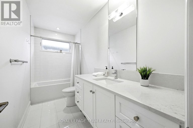 29635214/526-edison-avenue/mckellarhighland/ottawa/ontario/K2A3Y5_27