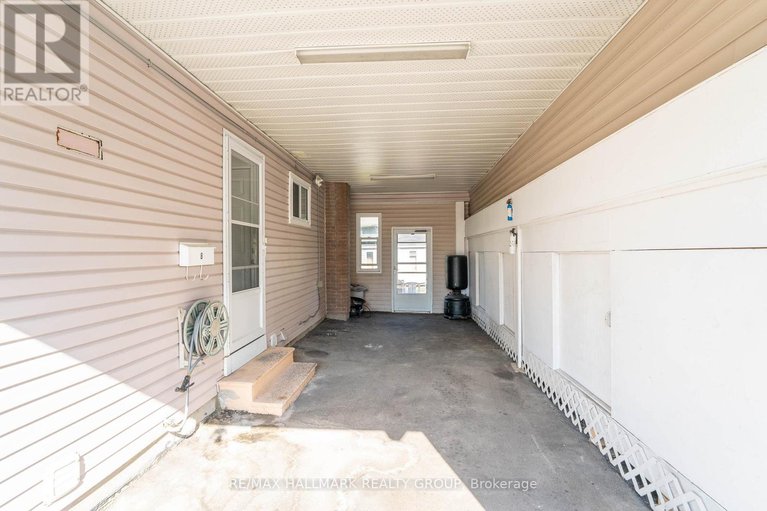 29248839/591-eastvale-drive/beacon-hill-north/ottawa/ontario/K1J6Z4_3