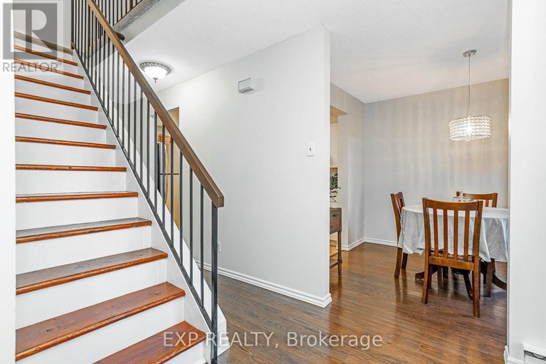 29240374/104-1820-marsala-crescent/fallingbrookpineridge/ottawa/ontario/K4A2E7_9