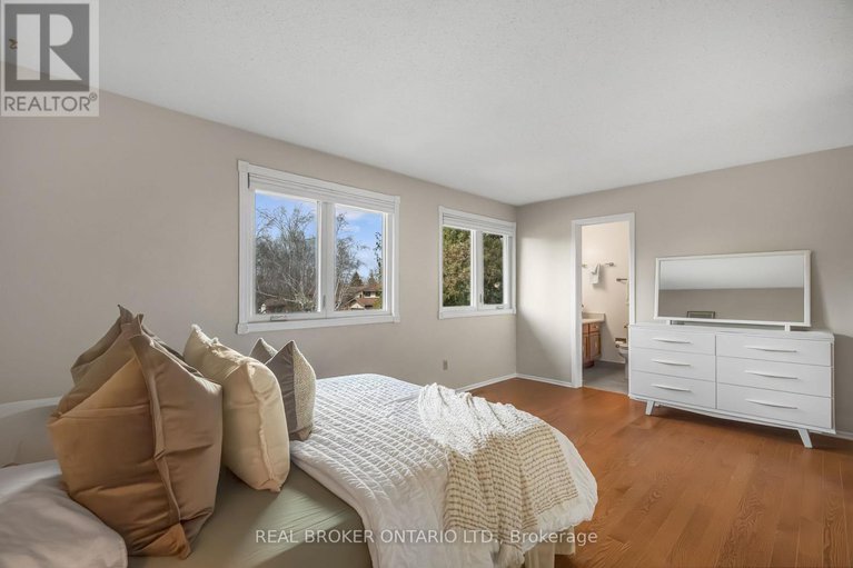 28308376/127-chimo-drive/katimavik/ottawa/ontario/K2L2G7_27