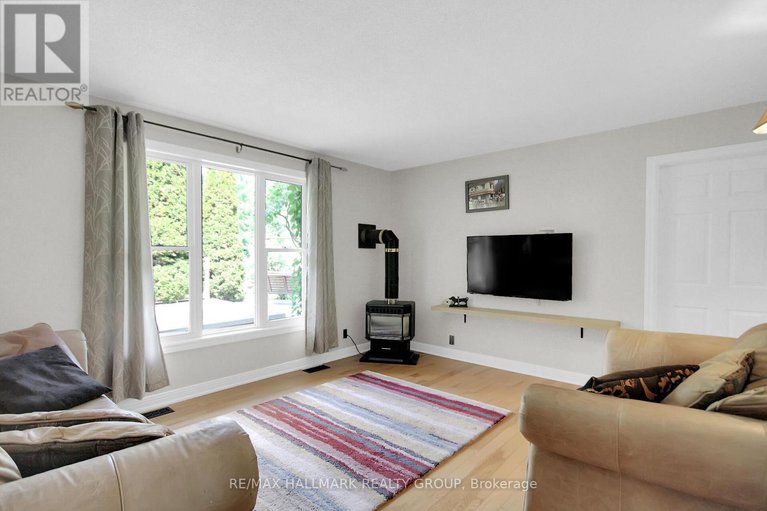 28543028/6942-gallagher-road/rideau-twp-s-of-reg-rd-6-w-of-mccordick-rd/ottawa/ontario/K0A2T0_28