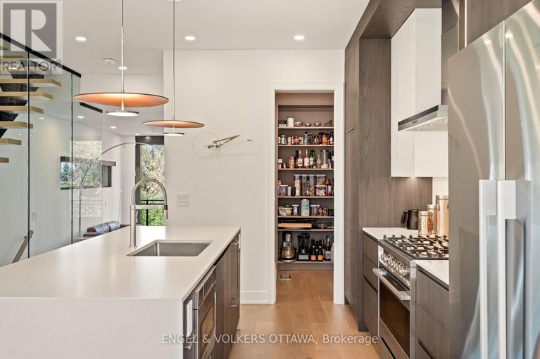 29226736/127-peridot-private/experimental-farm/ottawa/ontario/K2C3M3_11