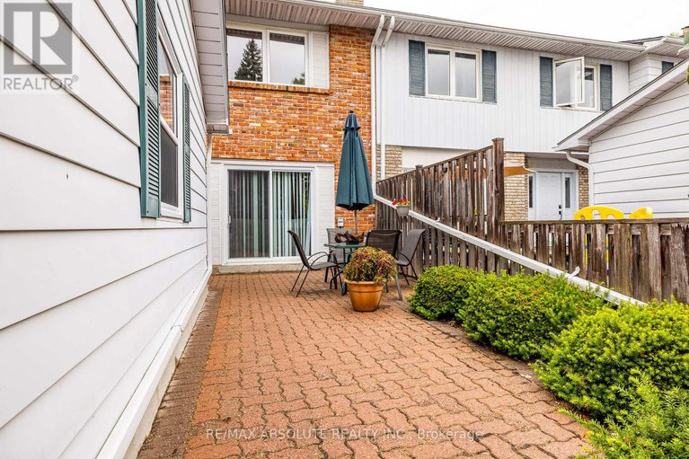 28797061/7-ramsgate-private-e/mooneys-bayriverside-park/ottawa/ontario/K1V8M4_2