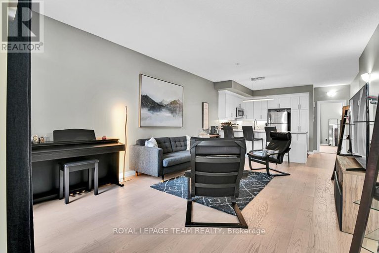 28681481/604-brian-good-avenue/riverside-southgloucester-glen/ottawa/ontario/K4M0G7_7