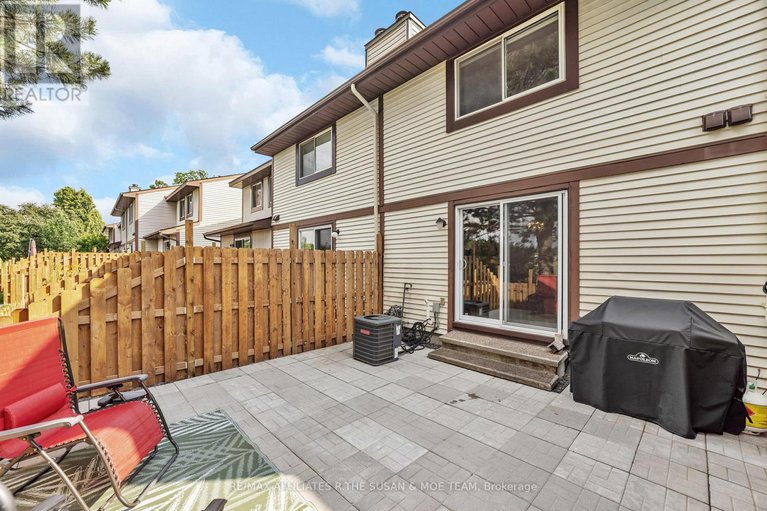 28555719/46-stokes-crescent/glencairnhazeldean/ottawa/ontario/K2L2Z4_37