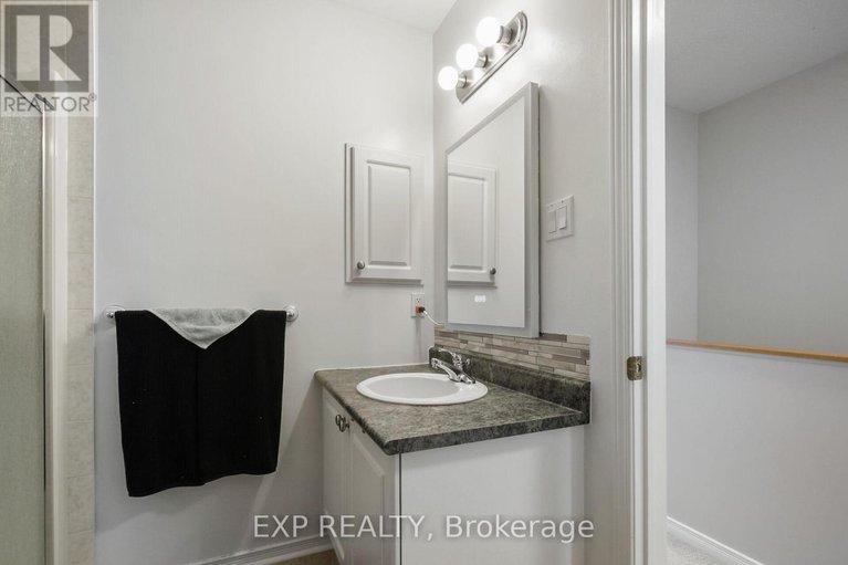 29664785/321-wiffen-private/westcliffe-estates/ottawa/ontario/K2H1G3_26