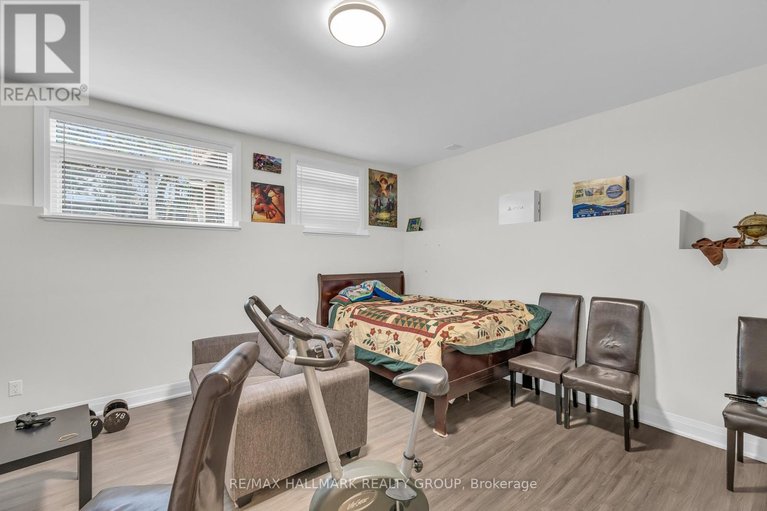 29687153/165-longpre-street/vanier/ottawa/ontario/K1L7J5_35