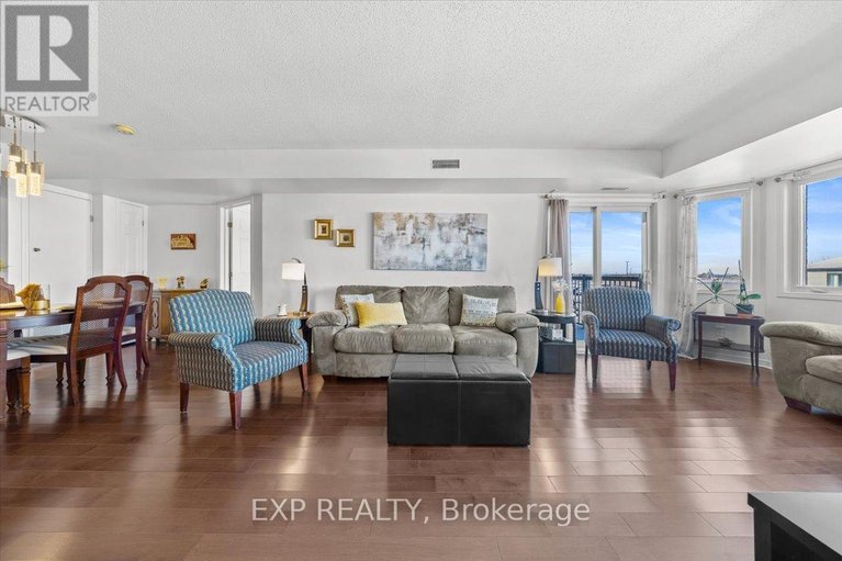 29633379/307-1931-st-joseph-boulevard/convent-glen-south/ottawa/ontario/K1C0A3_7