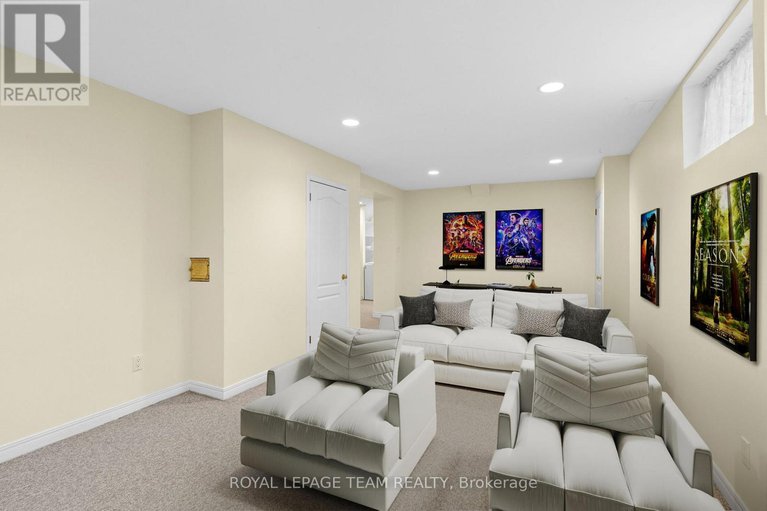 28660553/1952-fairbanks-avenue/alta-vistafaircrest-heights/ottawa/ontario/K1H5Y4_30