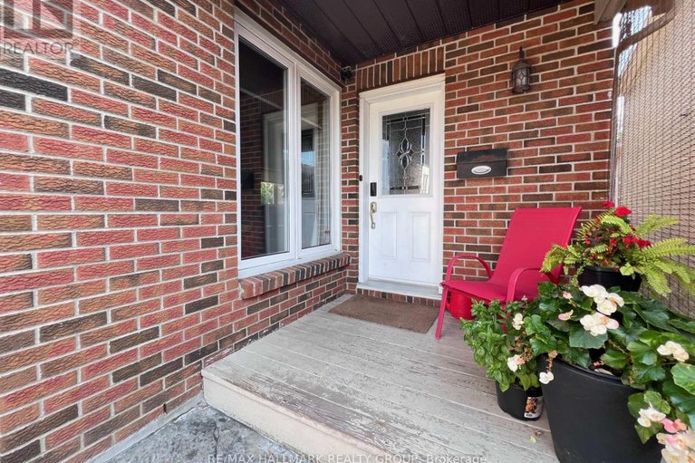 28748697/4-cadence-gate/bridlewood/ottawa/ontario/K2M1G9_3