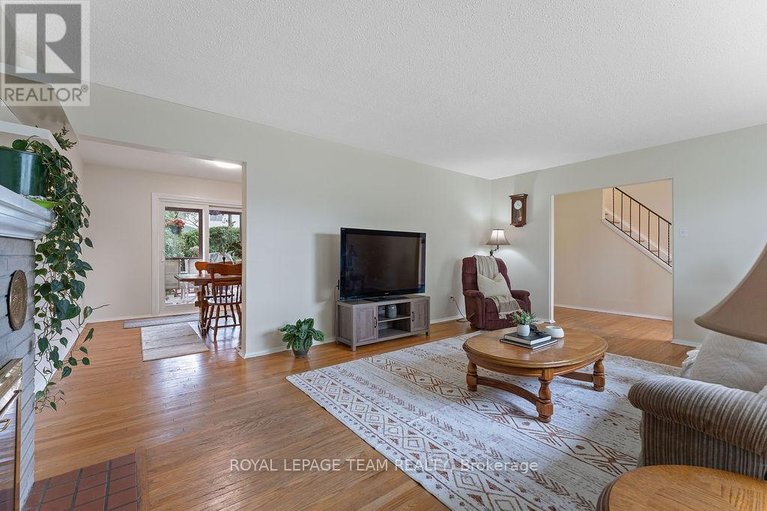 29581119/123-abbeyhill-drive/glencairnhazeldean/ottawa/ontario/K2L1H4_3
