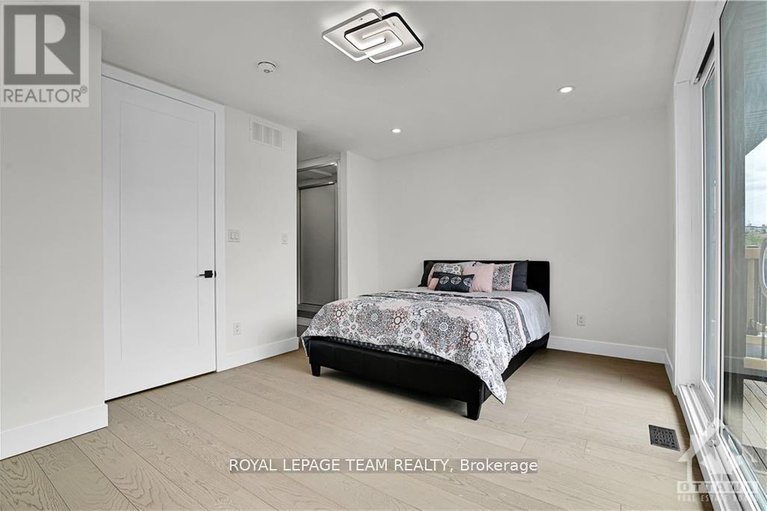 28662763/828-alpine-avenue/queensway-terrace-north/ottawa/ontario/K2B5R6_17