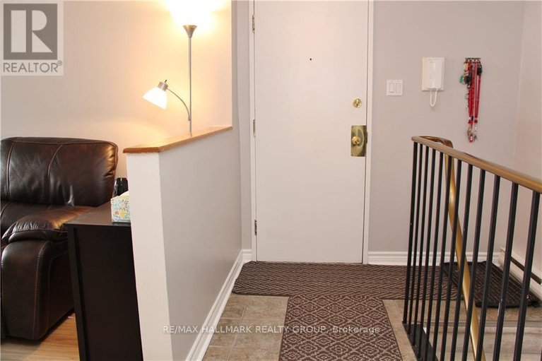 28778246/4-14-sweetbriar-circle/pheasant-run/ottawa/ontario/K2J2K4_2