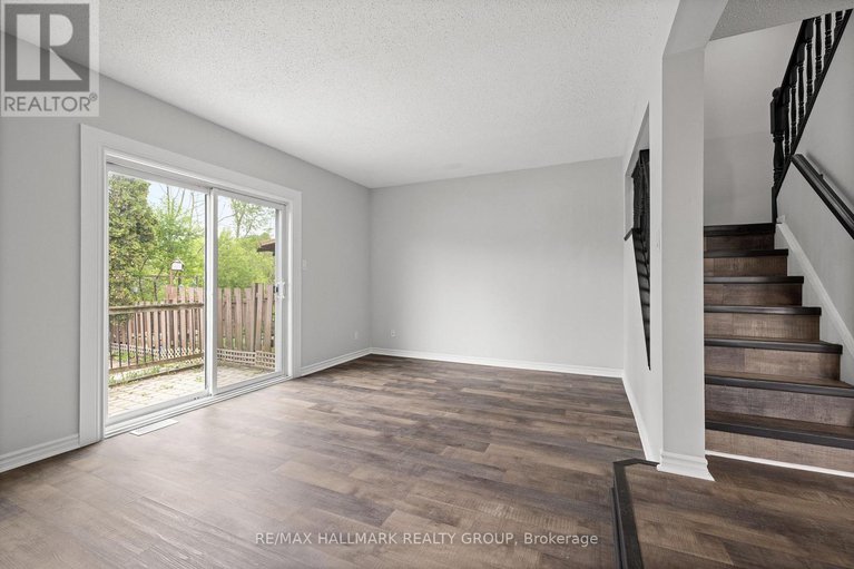 29300116/1083-millwood-court/convent-glen-north/ottawa/ontario/K1C3E9_15